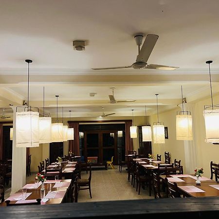 Hotel Sunflower Катарагама Экстерьер фото